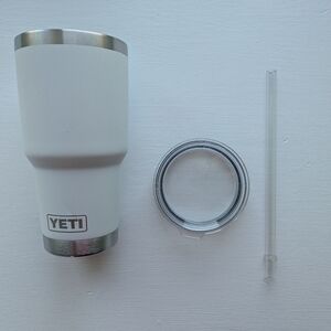 YETI White 30oz Tumbler with Lid and Straw